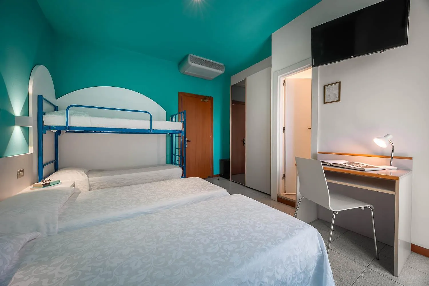 Hotel Portofino Lido di Jesolo 3*,  İtalya